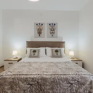  Apartment House Island Ortigia